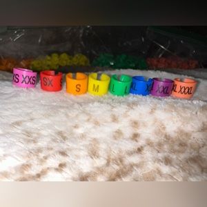 Boutique size tags for hangers retail owners. They stay on very well. XXS-XXX3